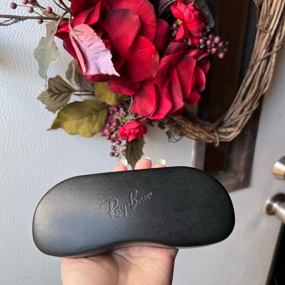 Ray-Ban black hard case sunglasses/eye glasses case - Picture 15 of 15